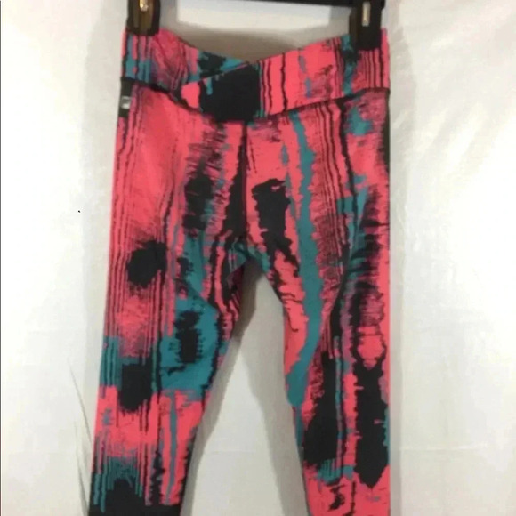 Fabletics Salar Cropped Leggings - Picture 5 of 5